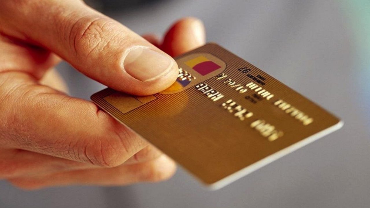 Kredi Kartı Limitleri Daralıyor: Vatandaşın Cebini Sıkıştıracak Yeni Karar Kapıda!