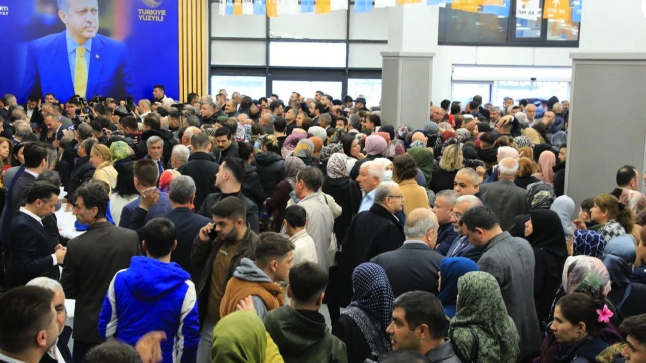 AK Parti'den Gaziantep’te miting gibi bayram coşkusu