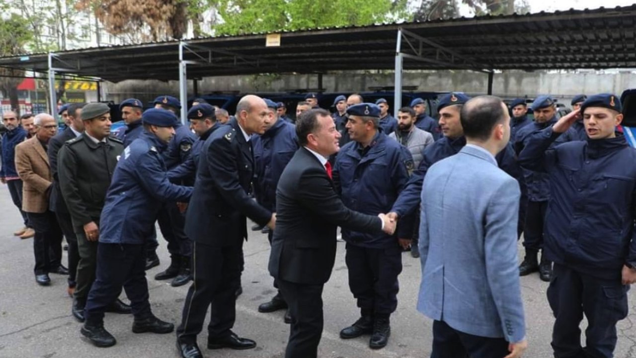 AK Parti Nizip İlçe Teşkilatı bayramlaşma programı düzenledi