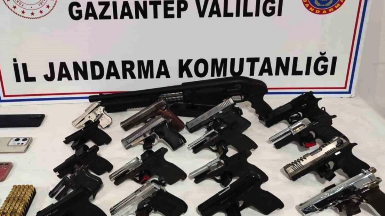 Gaziantep'te 10 ruhsatsız tabanca ele geçirildi