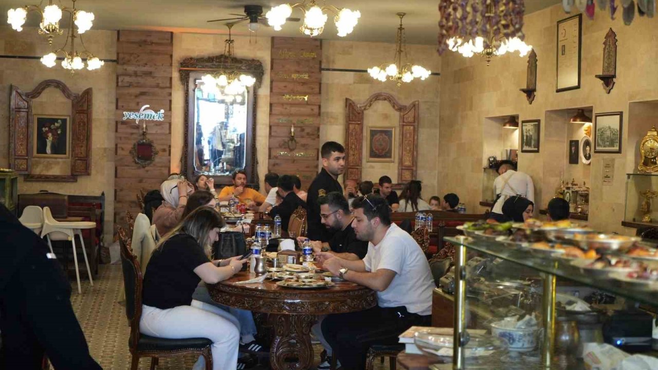 Gaziantep'te Tatilde Lokontalar Doldu Taştı!