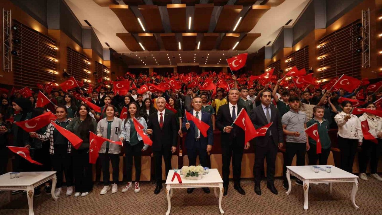 Tahmazoğlu Binlerce Öğrenciyi Çanakkale'ye Götürüyor! Çanakkale’ye gidecek olan ilk kafile bilgilendirildi