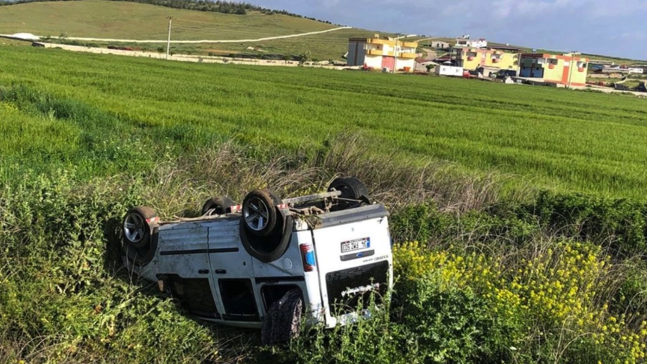 Gaziantep'te devrilen hafif ticari araçtaki 6 kişi yaralandı