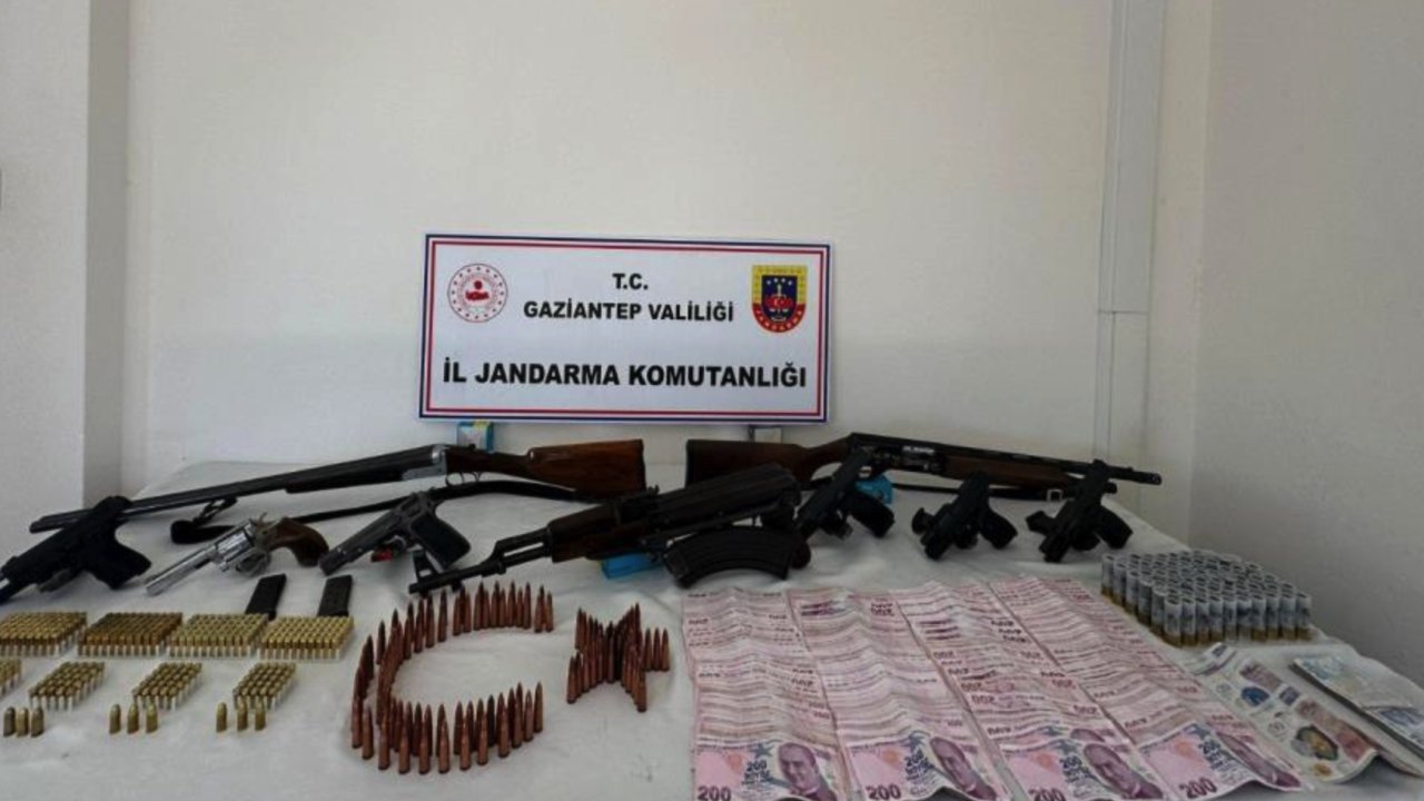 Gaziantep'de Silah Tacirlerine Operasyon! Çok sayıda kaçak silah ele geçirildi