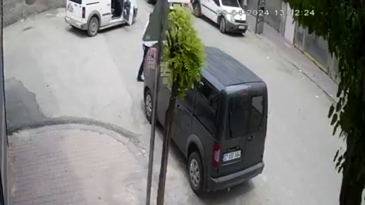 Gaziantep’te Camiden Çıkan Adama Korkunç Saldırı! Dehşet Anları!