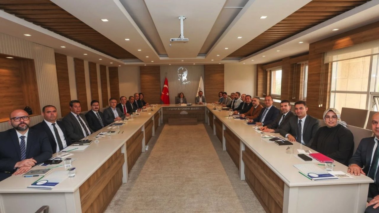 Fatma Şahin Yeni A TAKIMIYLA Toplantı Yaptı! Şahin'den Önemli Mesajlar...