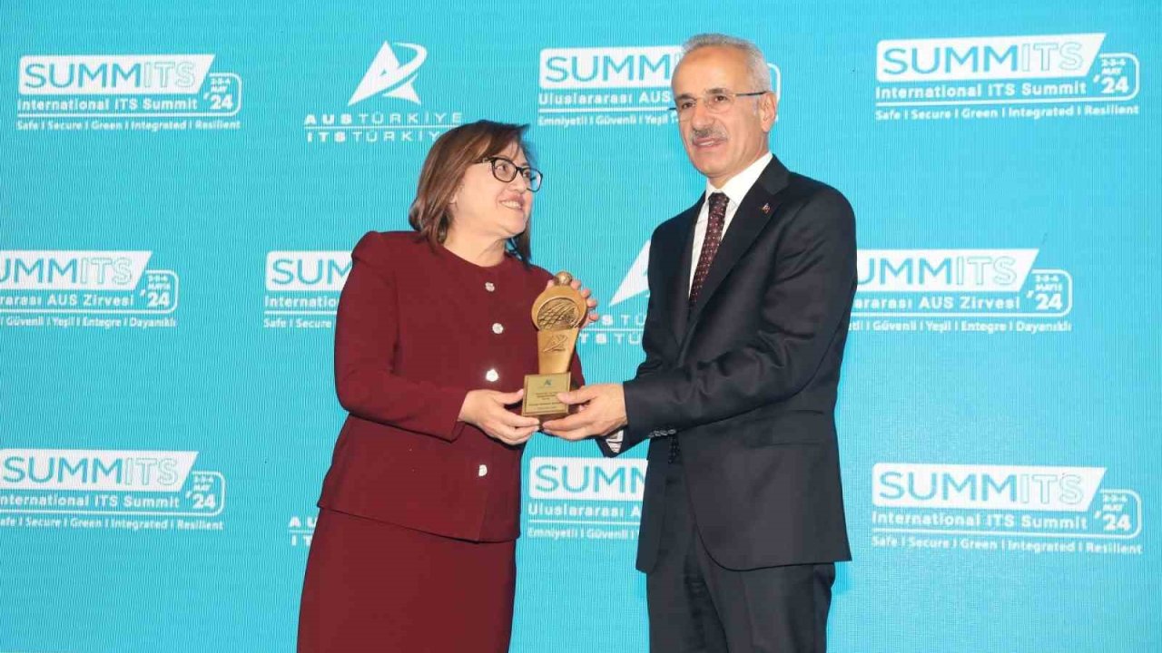 Büyükşehir'e Büyük Ödül! Fatma Şahin Farkı!