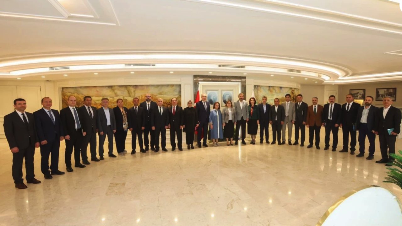Gaziantep Büyükşehir'de Fatma Şahin'den YÖNETİME KADIN DAMGASI! TÜRKİYE'DE BİR İLK!