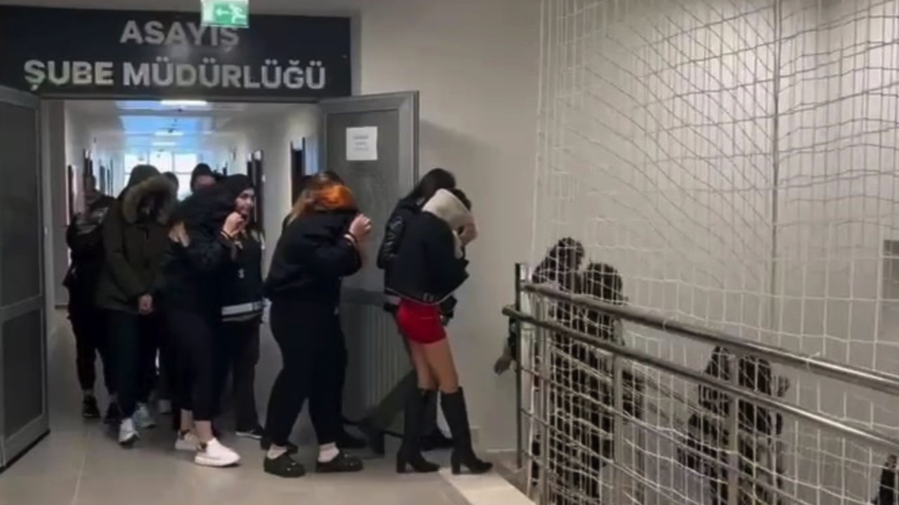 Masaj salonlarına fuhuş operasyonu: 33 kişi yakalandı