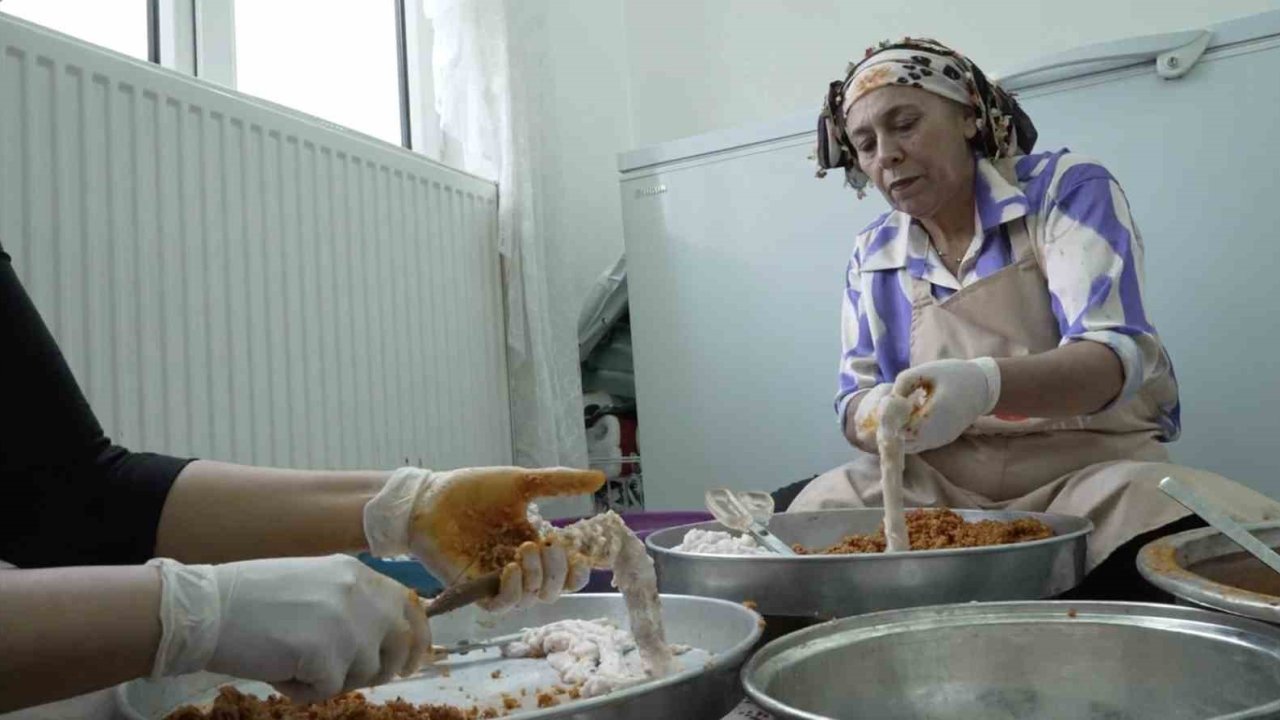 Antep'in Eşsiz Lezzeti Mumbar Dolması ve Mumbarcı Hattuç Bacı’nın başarı hikayesi