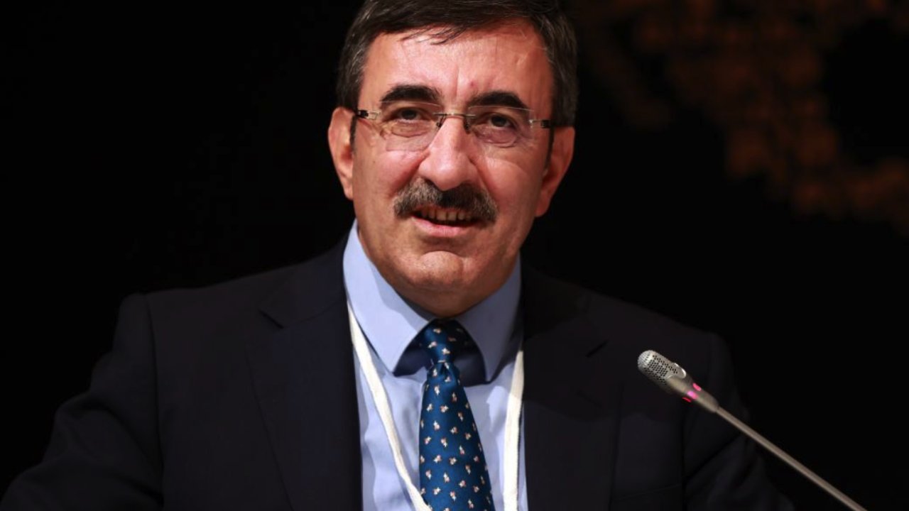 Cumhurbaşkanı Yardımcısı Cevdet Yılmaz: "Temel amacımız enflasyonu düşürmek, kalıcı sosyal refahı sağlamak"