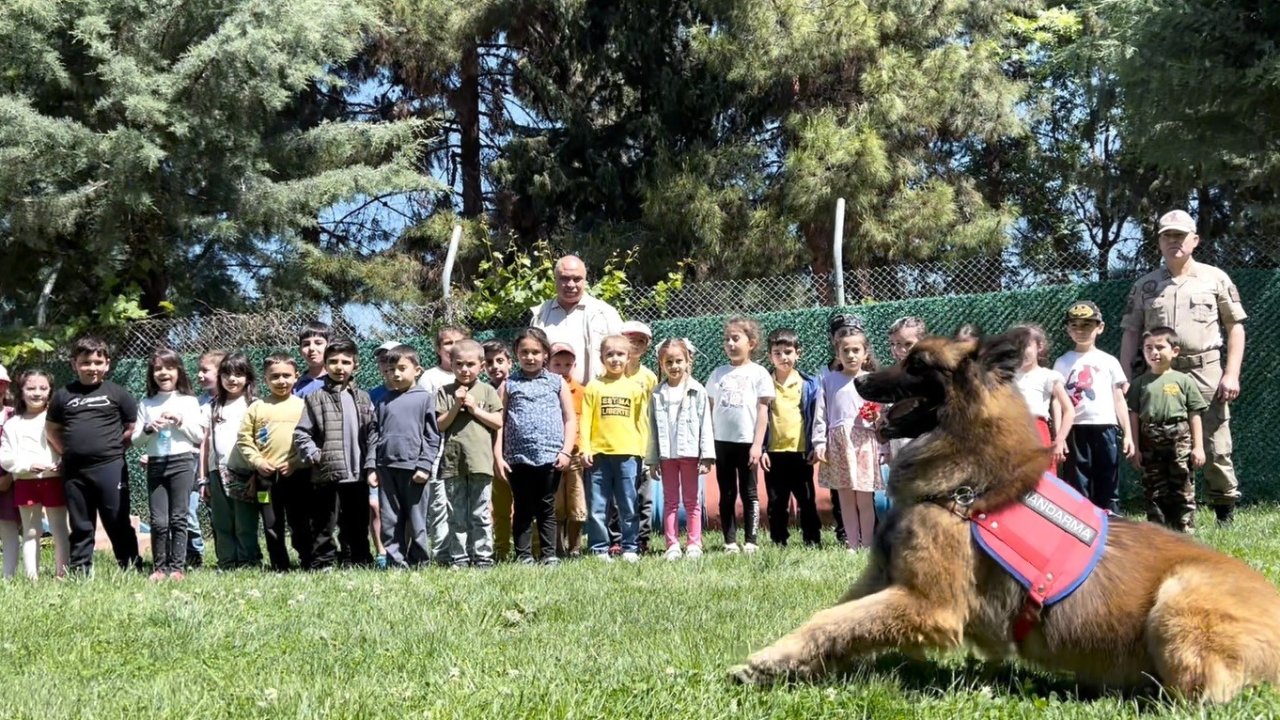 Gaziantep'te Miniklerden jandarmaya anlamlı ziyaret