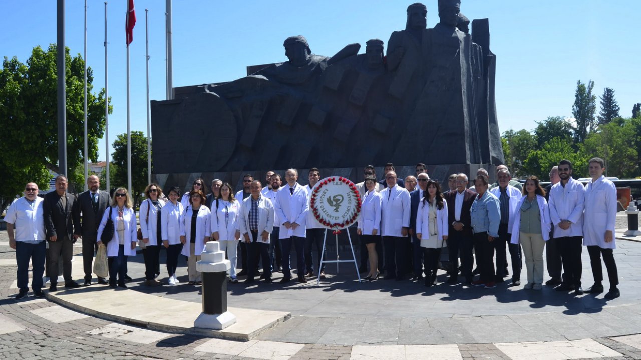 Gaziantep'te Sağlıkta KORKUNÇ RAKAM! 3 BİN 100 KİŞİYE 1 ECZANE DÜŞÜYOR