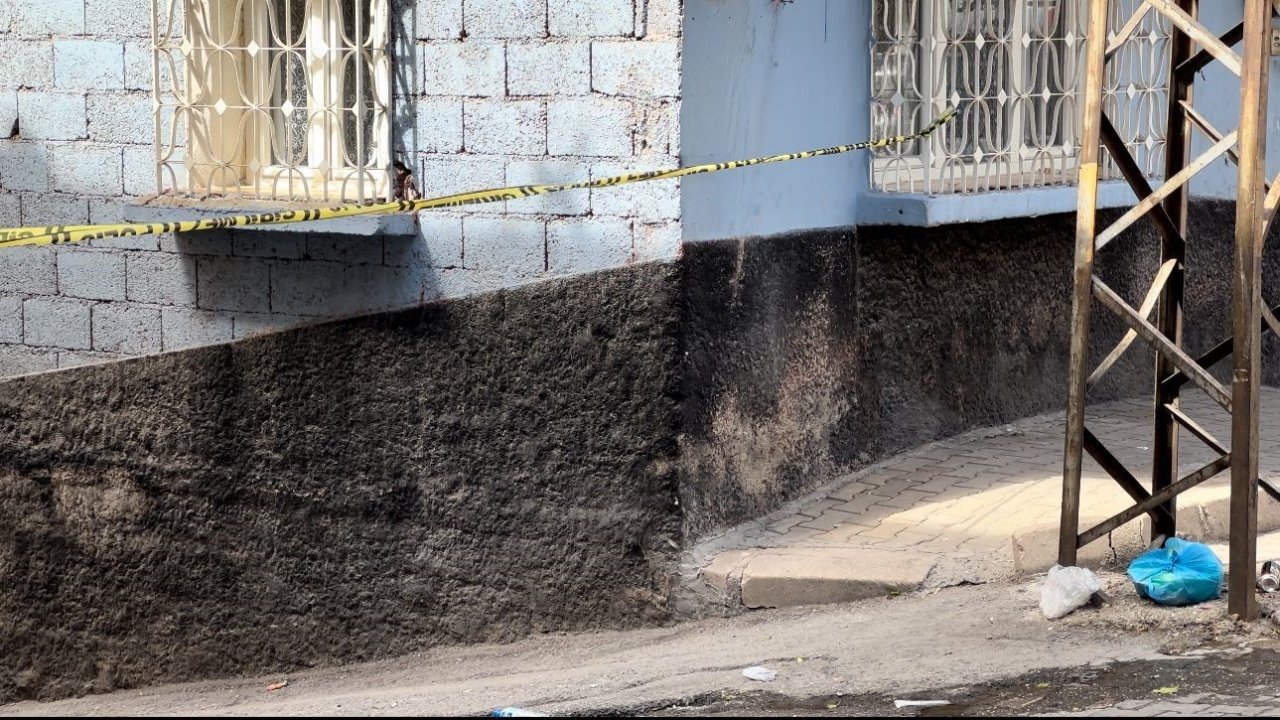 GAZİANTEP'te MAHALLEDE Dehşet!  BU NE CEHALET kurşunlar havada uçuştu! 'Ya Çocuklar Ölse veya yaralansaydı!'