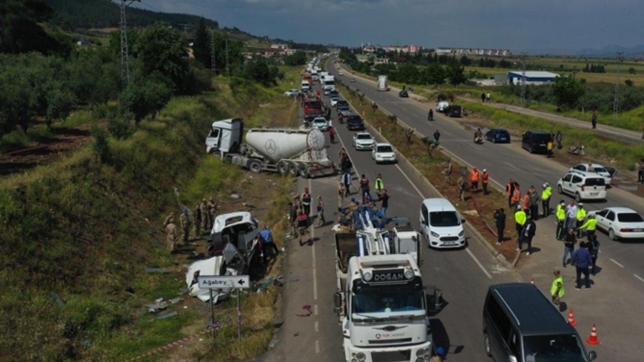 Gaziantep'te Yürek Yakan 9 Kişinin Öldüğü Kazada ÇİMENTO YÜKLÜ ARACIN FRENİNE BİLE BASILMAMIŞ!