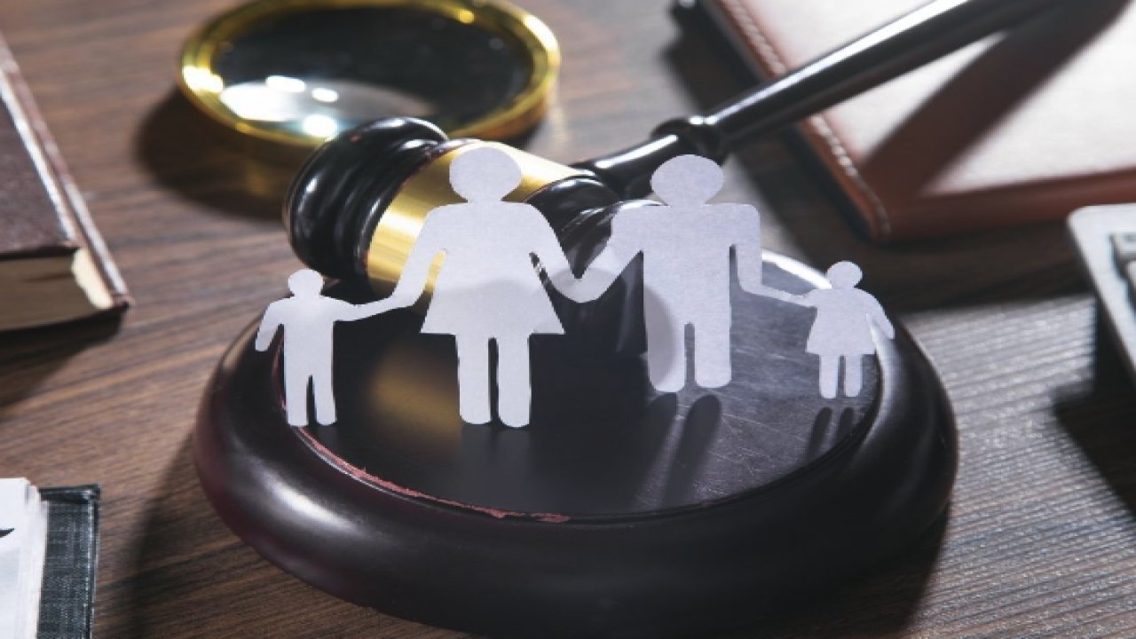 Haysiyetsiz Hayat Sürme Nedeniyle Boşanma Davası