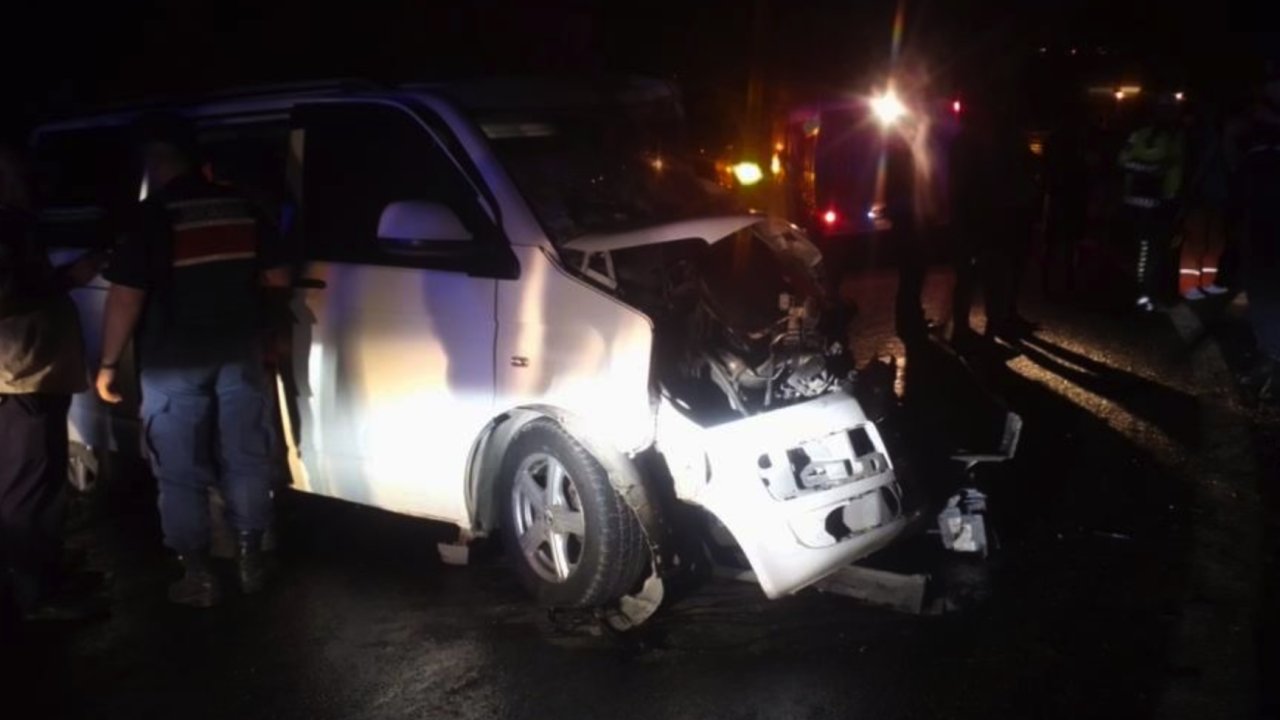 Kız istemeden Gaziantep'e dönüyorlardı feci kaza: 14 yaralı