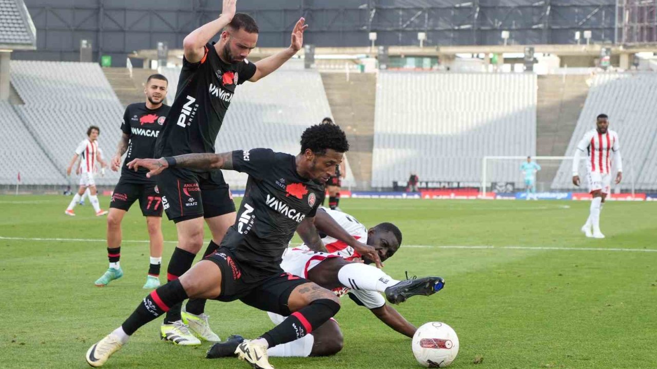 Gaziantep FK Fatih Karagümrük'ü Küme Düşürdü! Karagümrük SAMSUNSPOR'A FARK ATTI