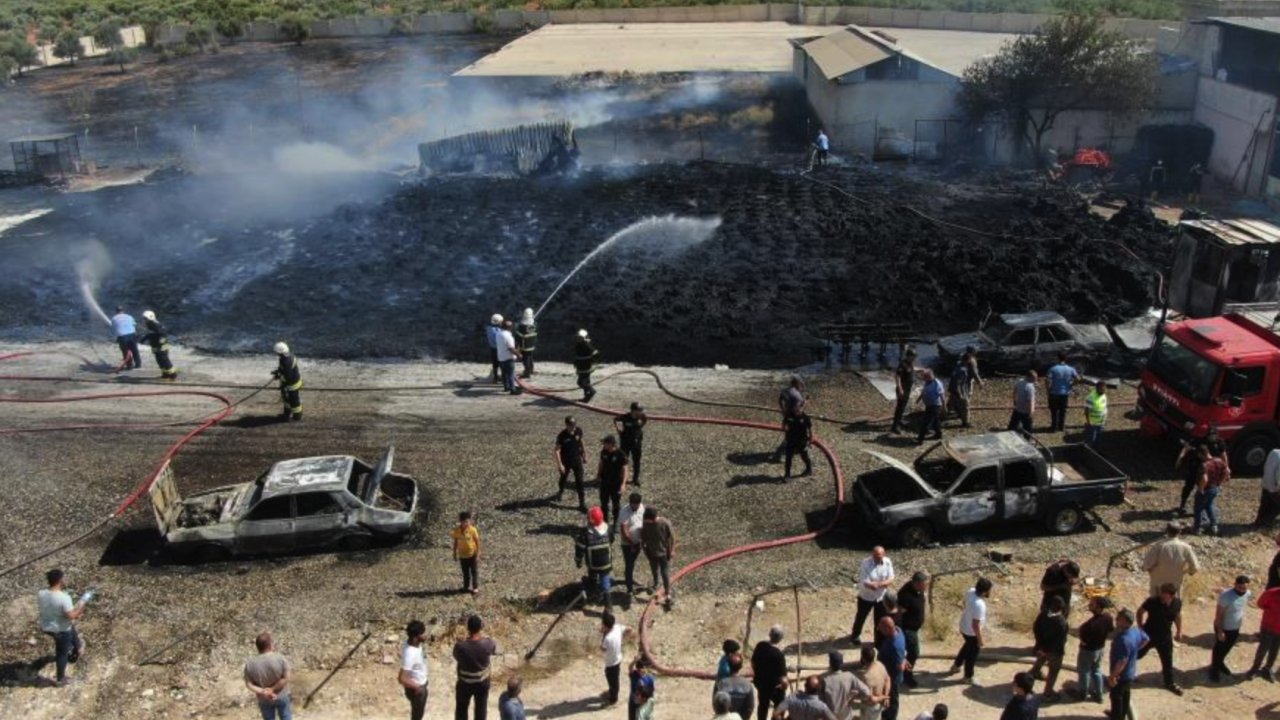 Gaziantep'te Yangın Dehşeti! 3 araç ve 2 Kepçe Kullanılamaz Hale Geldi