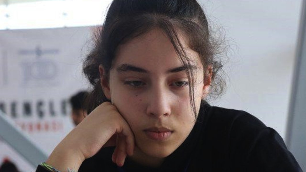 GKV’li Beren Kalyoncu’dan satrançta Türkiye derecesi