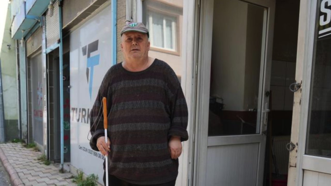 Bir Şehir Bu İflası Konuşuyor! Bir Zamanların Altın Kralı, Şimdi bir arkadaşının kıraathanesinde yaşıyor!