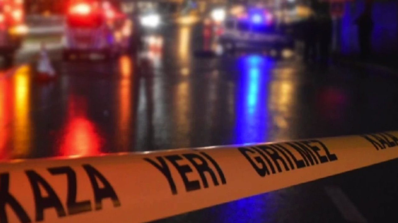 Gaziantep'te 2 araç kafa kafaya çarpıştı! Çok sayıda yaralı var