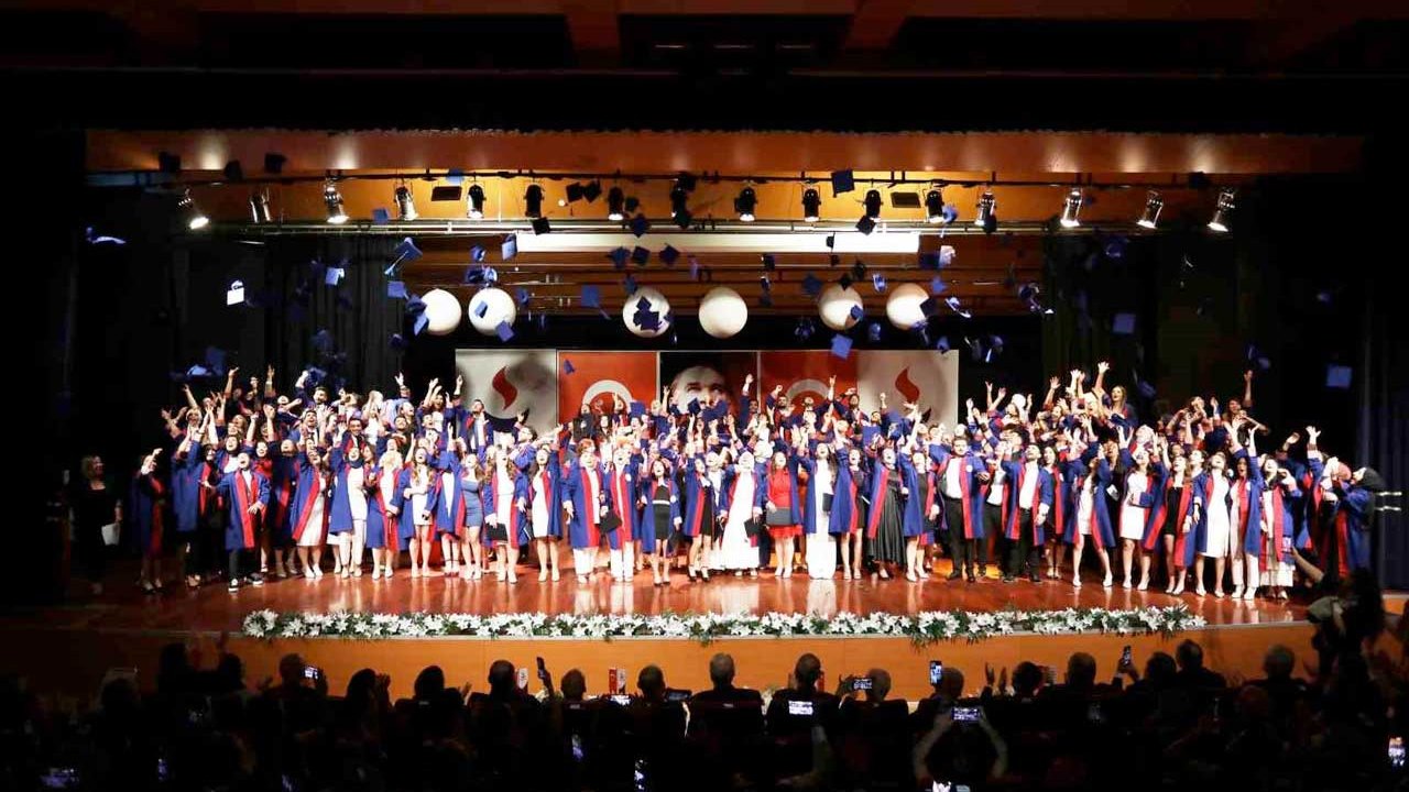 SANKO Üniversitesi’nde mezuniyet coşkusu