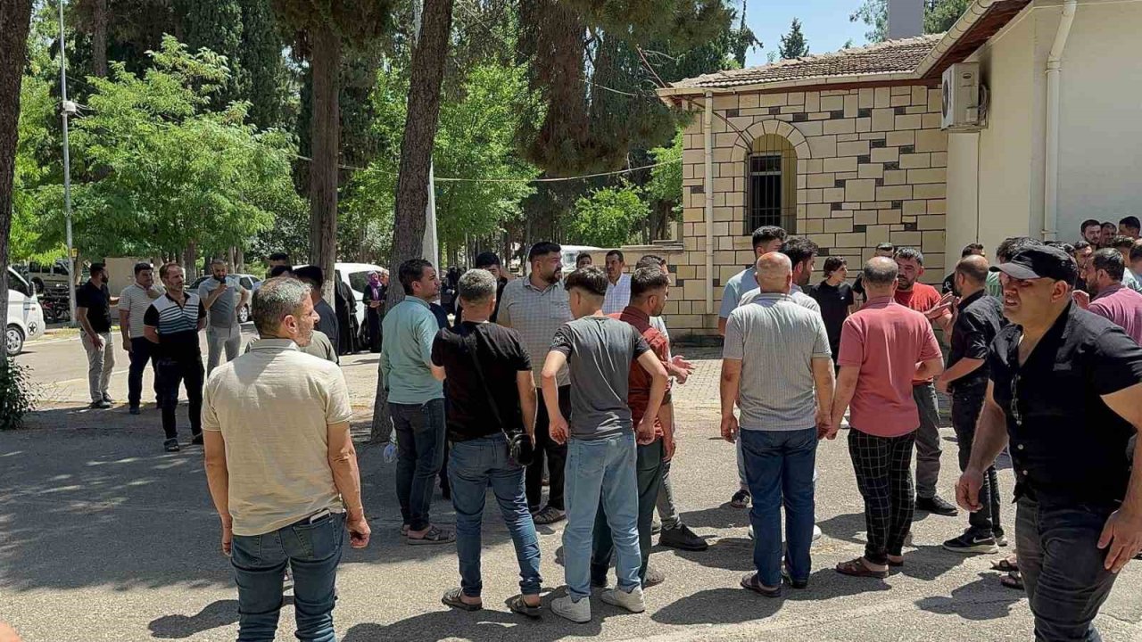 Türkiye Gaziantep'teki Cinayetleri Ve İntiharı Konuşuyor! Gaziantep’te 4 arkadaşını katlederek intihar etti