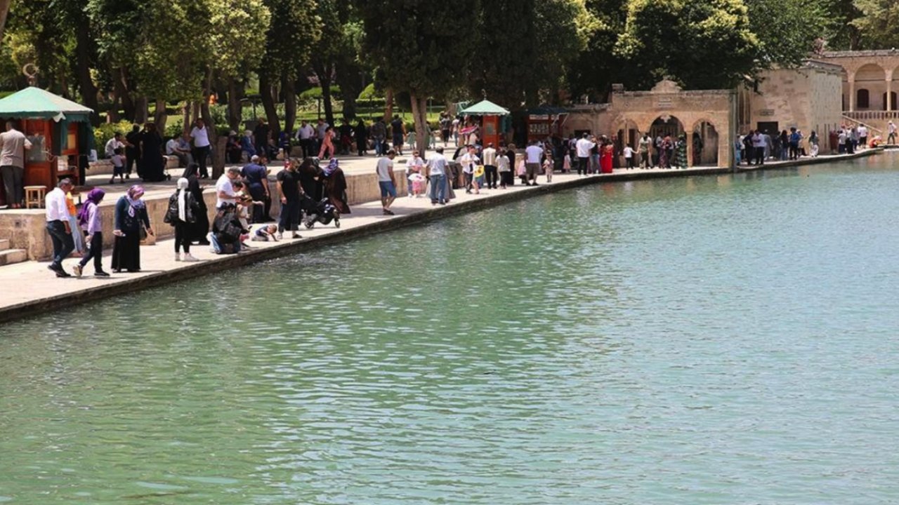 Gaziantep'in komşu ili Şanlıurfa kavruluyor: Termometreler 44 dereceyi gösterdi