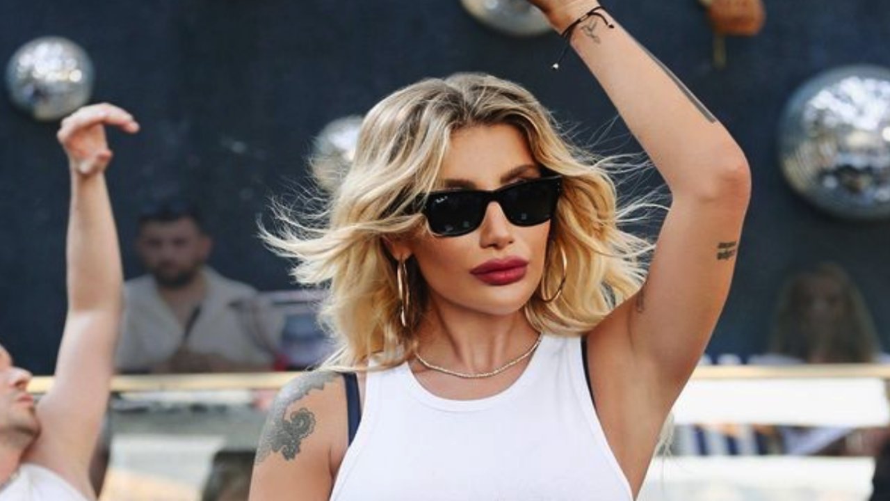 İrem Derici'den Eğlenceli Tatil Paylaşımı