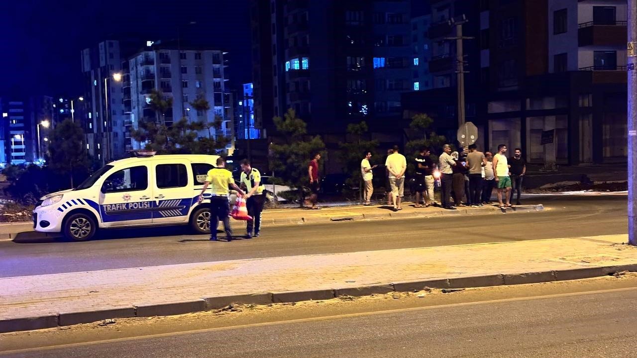 Gaziantep'te yolun karşısına geçmek istediler! Canından Oldu