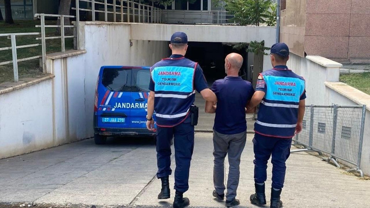 Gaziantep'te Günlerdir Aranıyordu! SUÇ MAKİNASI FİRARİ YAKALANDI