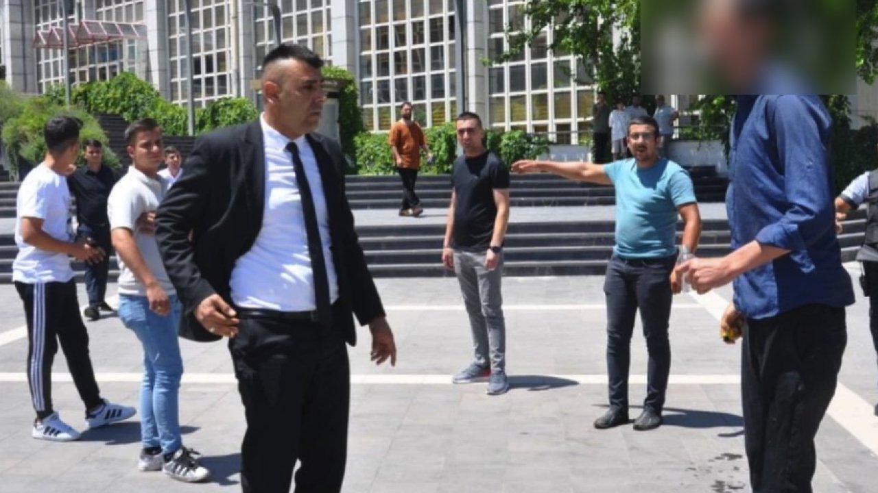 Gaziantep Büyükşehir Belediyesi Önünde İntihar Gişimi