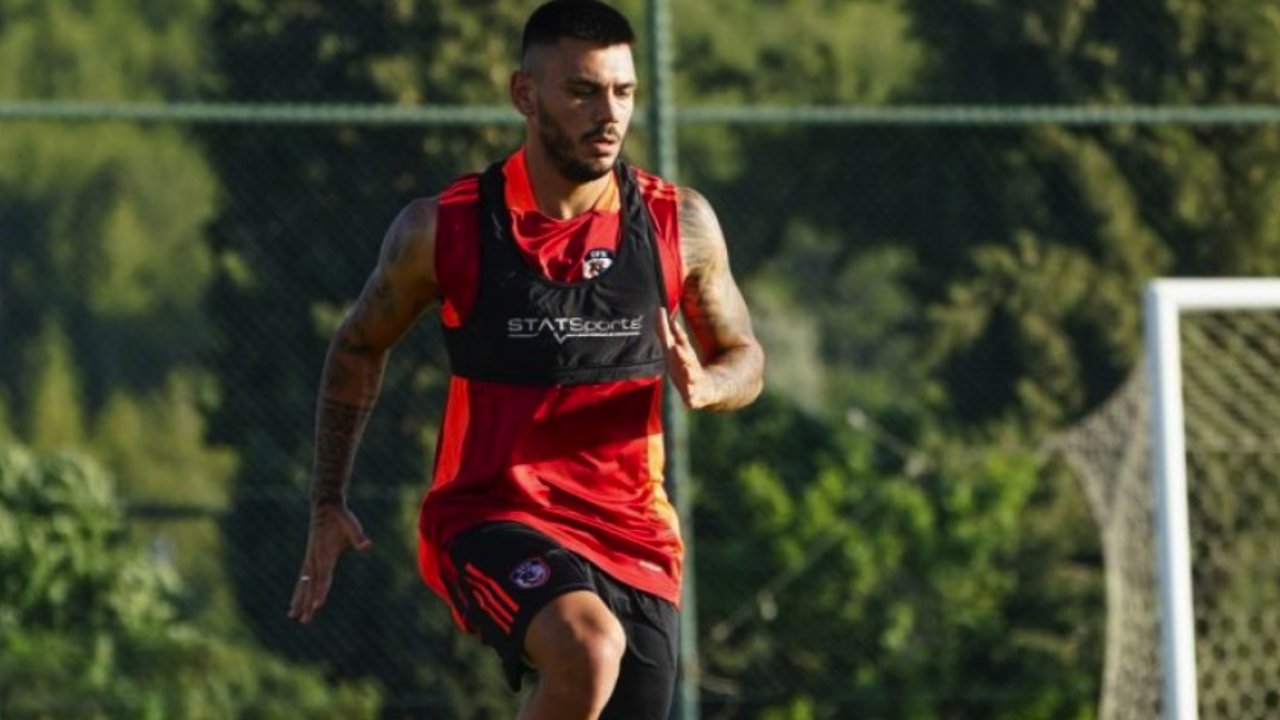 Gaziantep FK'nın yeni transferi Eren Erdoğan, Gaziantep FK antrenmanında