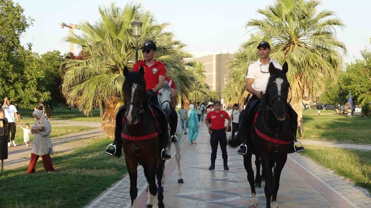 Gaziantep'te PARKLAR ATLI POLİSLERDEN SORULUYOR!
