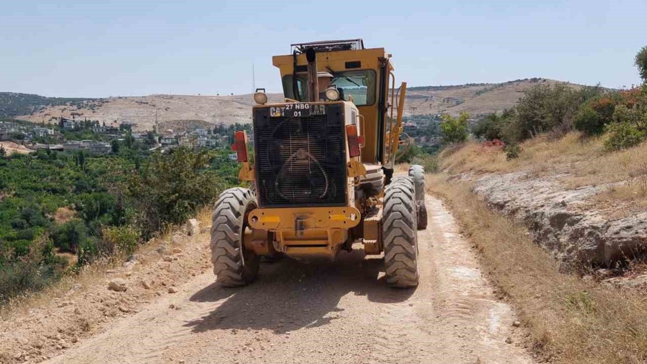 Nizip Belediyesi’nin kırsaldaki hizmetleri sürüyor