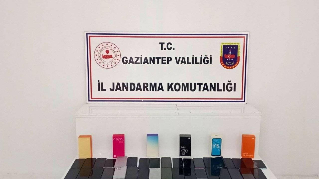 Gaziantep’te MİLYONLUK KAÇAK TELEFON OPERASYONU