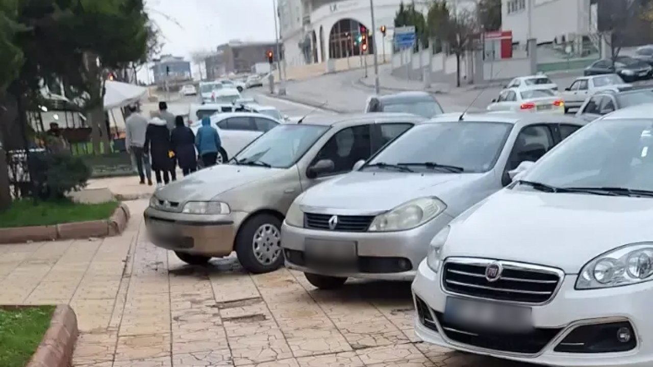 Gaziantep'te Kaldırımlar Otoparka Dönüştü