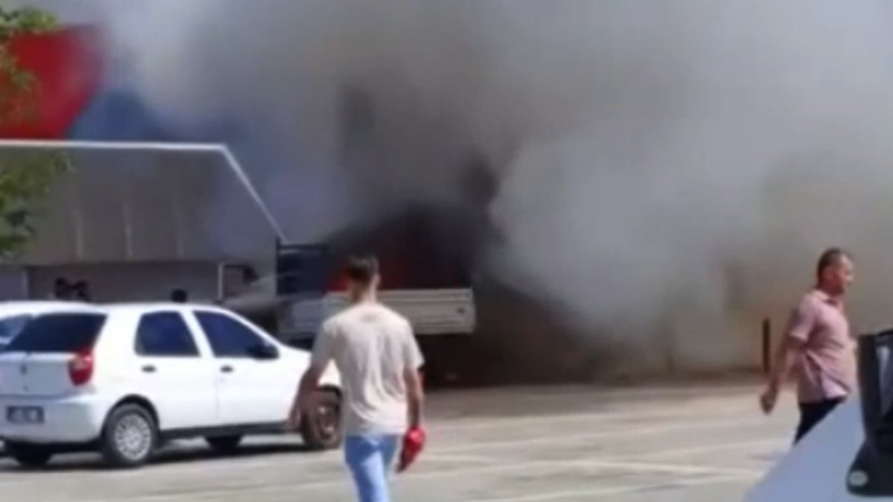 Gaziantep'te ünlü AVM'de korkutan yangın