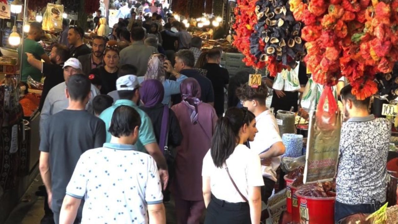 Gaziantep’te turist yoğunluğu esnafın yüzünü güldürdü