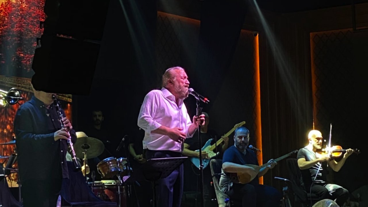 Volkan Konak Sevenlerini Kahkahaya Boğdu!