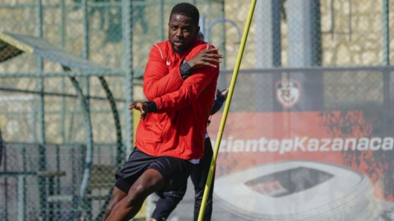 Papy Djilobodji Gaziantep FK'ya veda etti