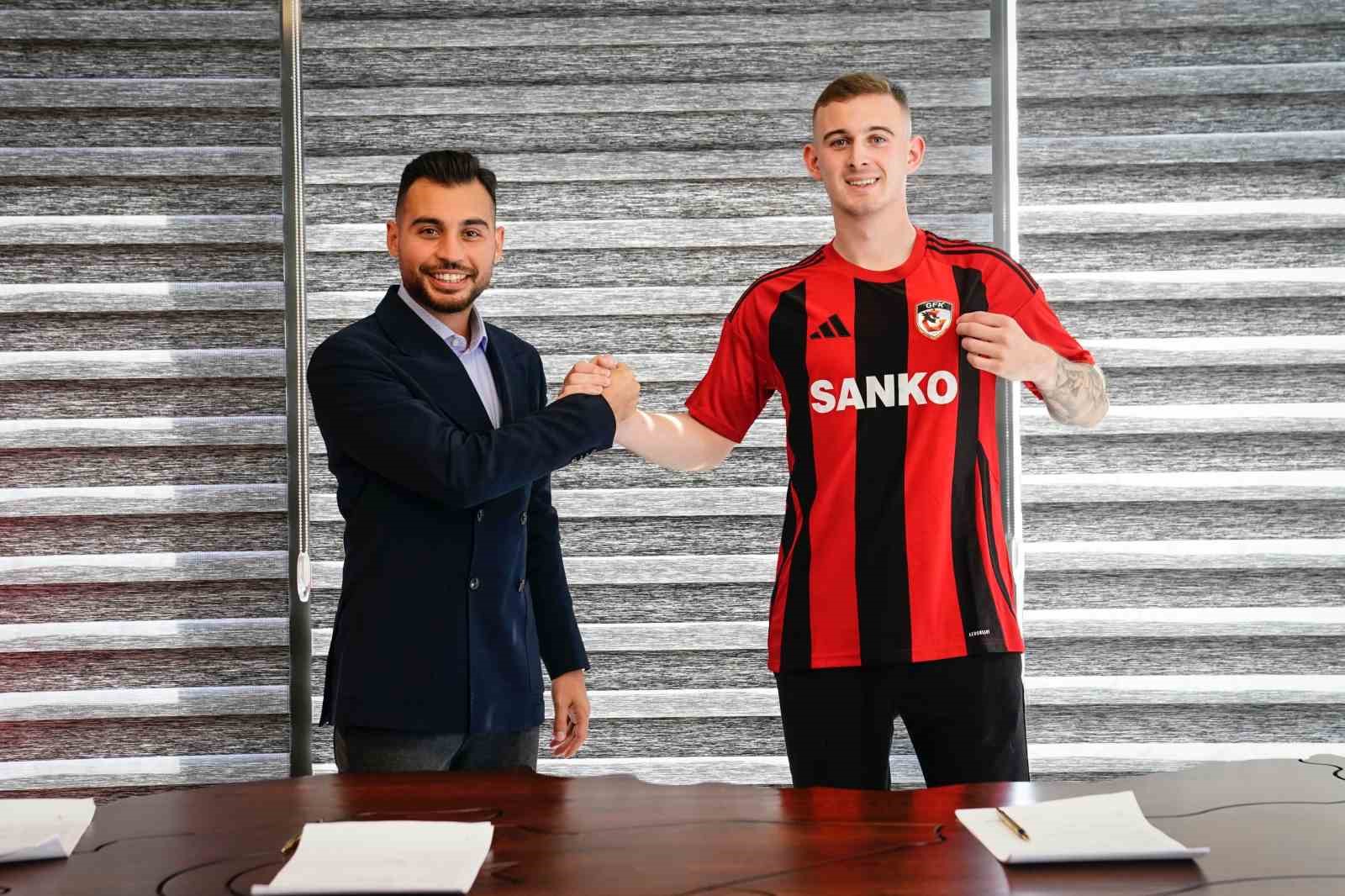 Gaziantep FK'de TRANSFER RÜZGARI! İngiltere Premier Lig'ten Kacper Kozlowski, Gaziantep FK’da