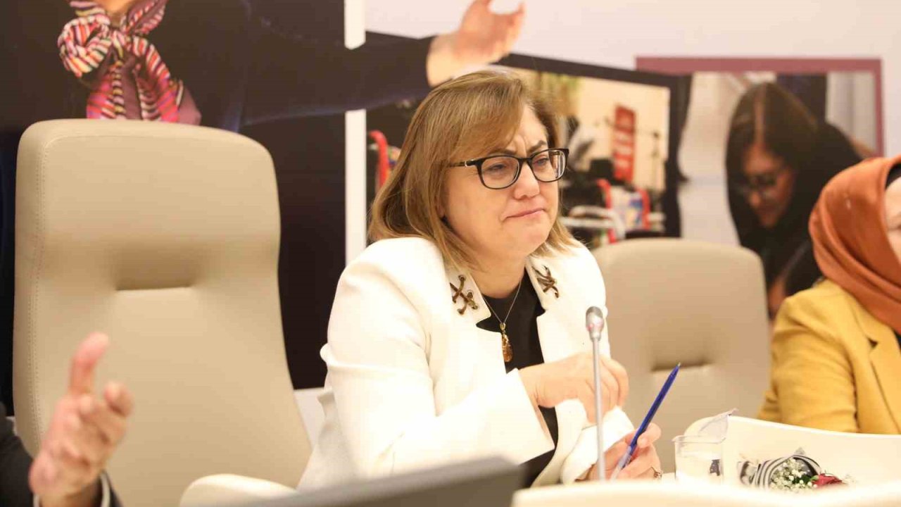 Farma Şahin Neden AĞLADI?