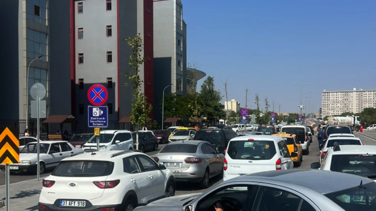 Gaziantep'te Bu Hastaneye Ambulans Giremiyor!
