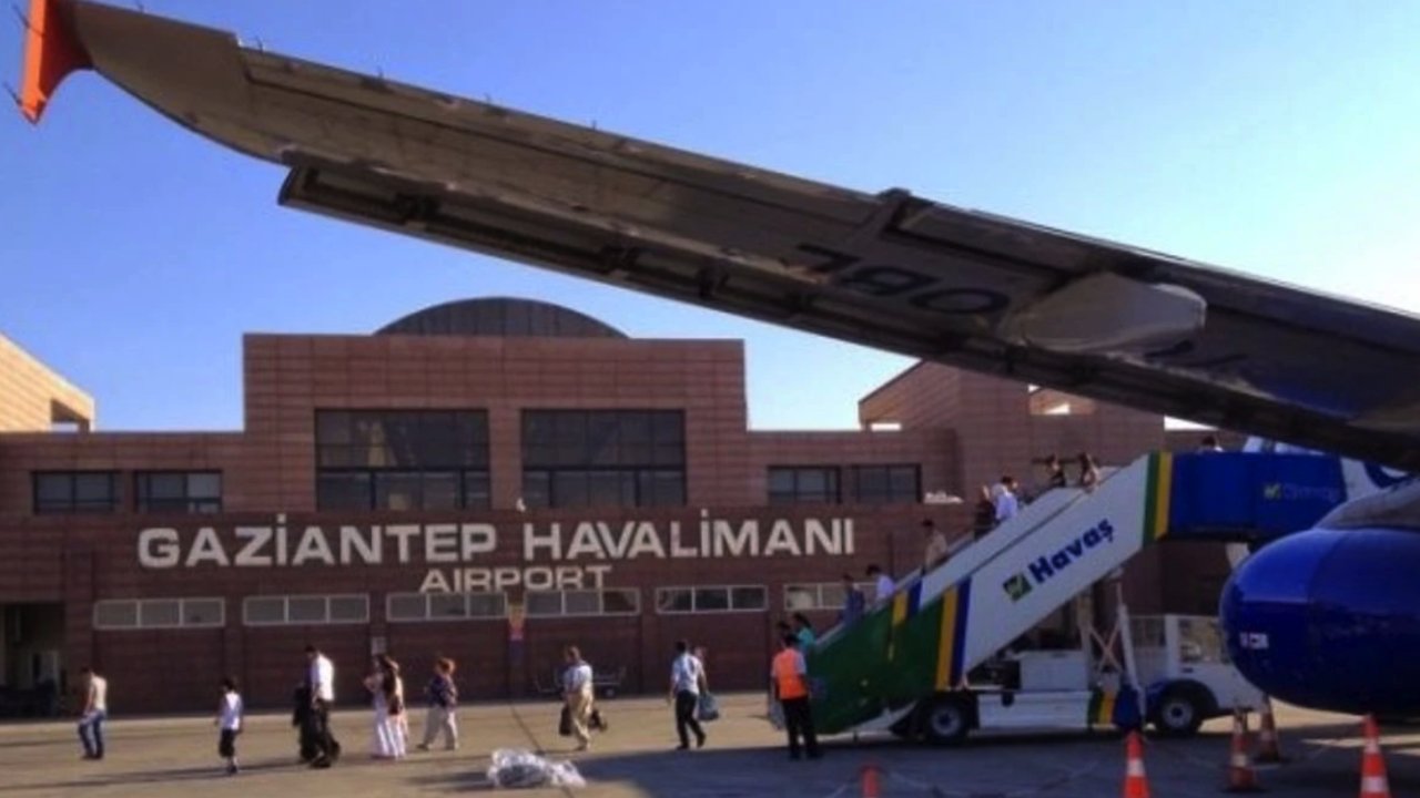 Gaziantep Havalimanı'nda AHHHH Dedirten OLAY! REZALET DEVAM EDİYOR...