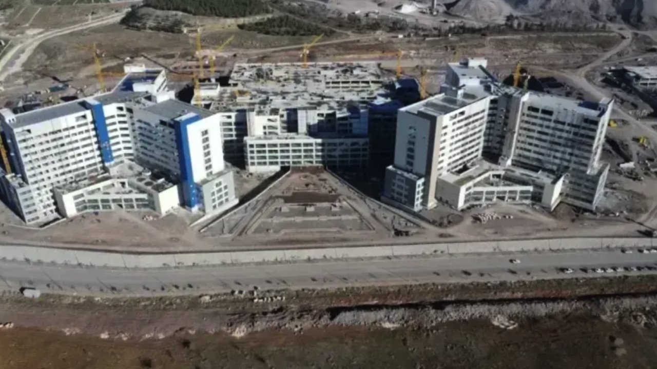 Gaziantep Şehir Hastanesi'ne DEV DARBE! DEPREM BİLE YIKAMAYACAK