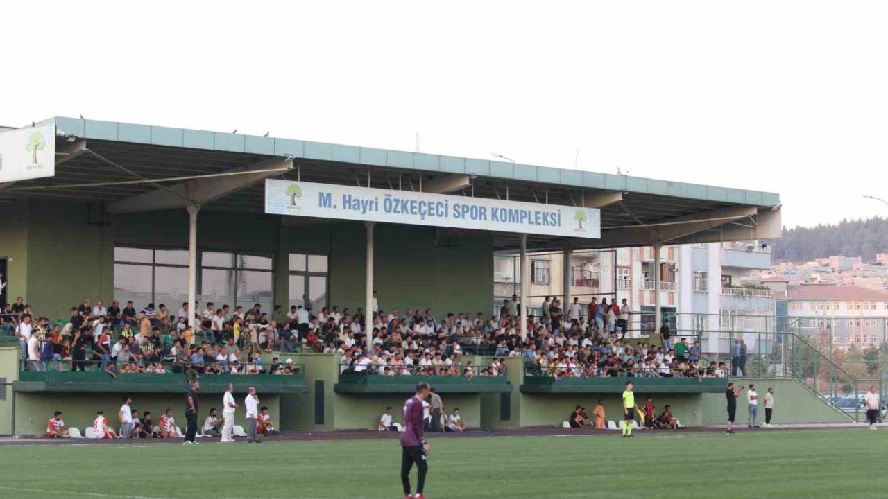 Şehitkamil’de Köy Turnuvaları’nda çeyrek final heyecanı yaşanacak