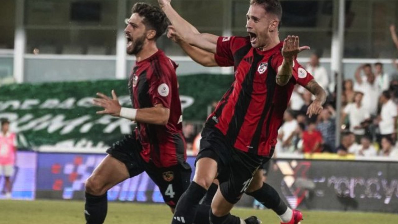 Enric Saborit ilk maçında ilk golünü attı