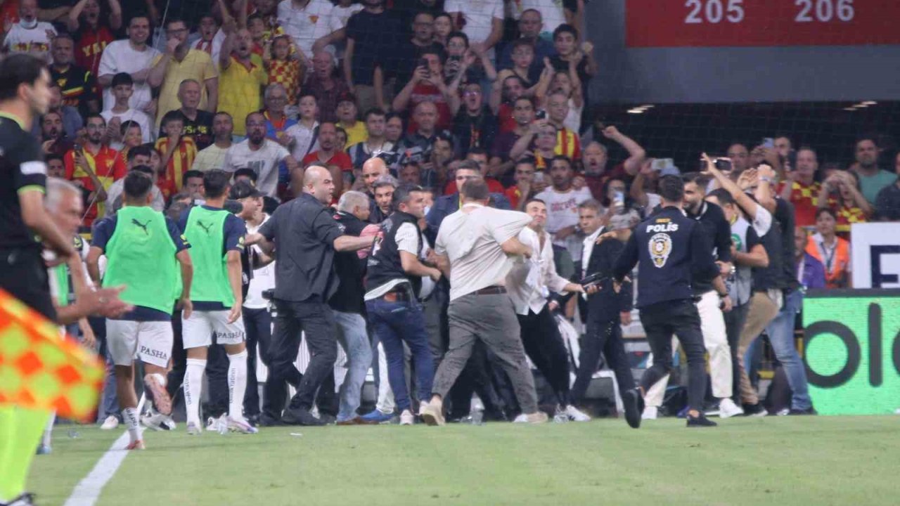 Ali Koç’a İzmir'de Saldırı